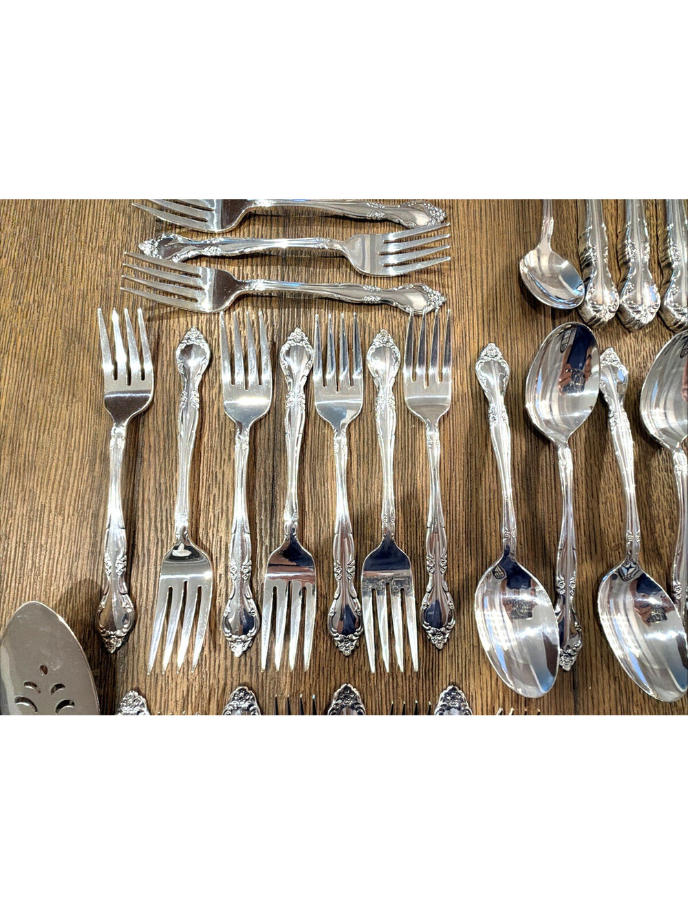 Oneida Community Silverplate Flatware Forks Knives Spoons 12 Servings 63 Pc - Picture 4 of 16